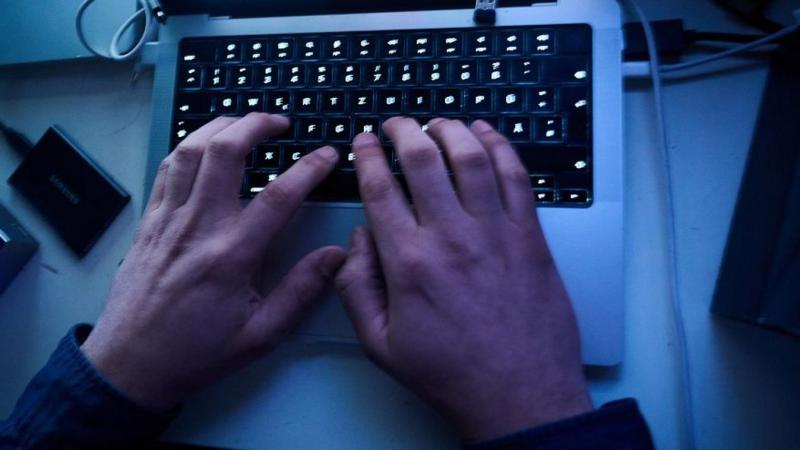 Egy férfi több ezer gyermekpornográf felvételt gyűjtött össze, és a hatóságok most súlyos büntetés kiszabását kérik rá.