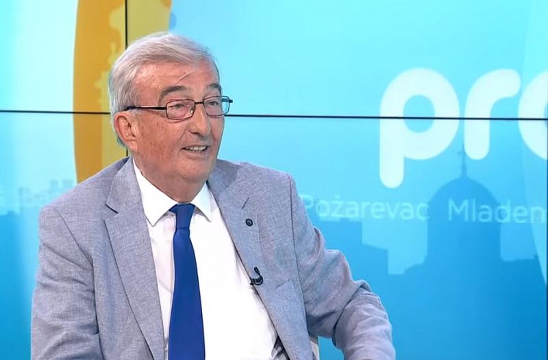 Čupić professzor: Az éhségsztrájkoló tanárnő igazi hősies példakép, míg Vučićék láthatóan pánikba estek.