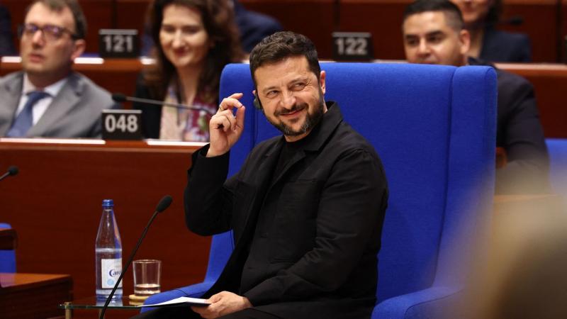 Zelenszkij figyelme látszólag nem az ukrán nép sorsán vagy a gazdaság helyzetén összpontosul.