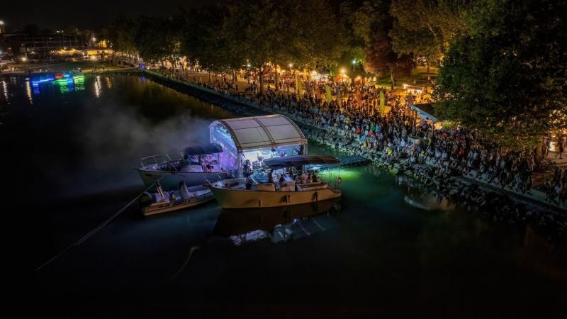 Fedezd fel a különleges élményeket a Nyugati strandon, ahol egy ingyenes minifesztivál vár rád! Élvezd a színes programokat, zenét és a barátságos hangulatot egy felejthetetlen nap keretein belül! Ne hagyd ki ezt az egyedülálló alkalmat!