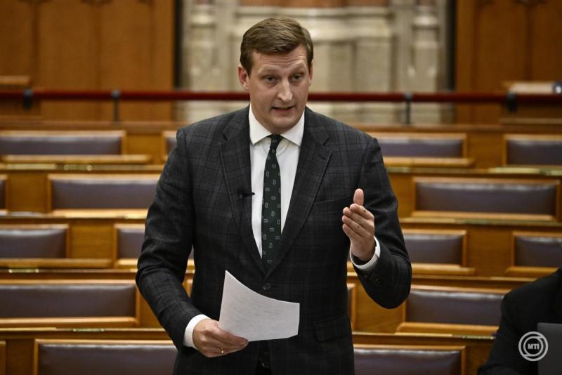 Panyi Miklós: Friss lehetőségek a 3%-os rögzített hitelprogram keretein belül

A fix 3%-os hitelprogram új irányokat nyit meg a pénzügyi tervezésben, lehetőséget adva a kedvezőbb feltételek mellett történő finanszírozásra. E program keretében a hitelfelve