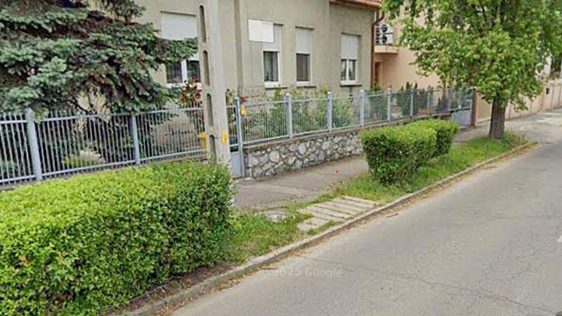 Miskolcon valóra vált a magányos nyugdíjasok rémálma, amikor a város csendes utcáin egyedül sétáló idősek számára váratlan kihívások merültek fel. A nyugdíjasok, akik a mindennapi séta során a nyugalomra és a friss levegőre vágytak, hirtelen olyan helyzet