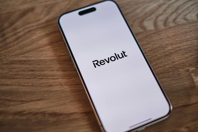 A Revolut izgalmas újításokkal készül, és 2025-re saját ATM-hálózatot tervez bevezetni.