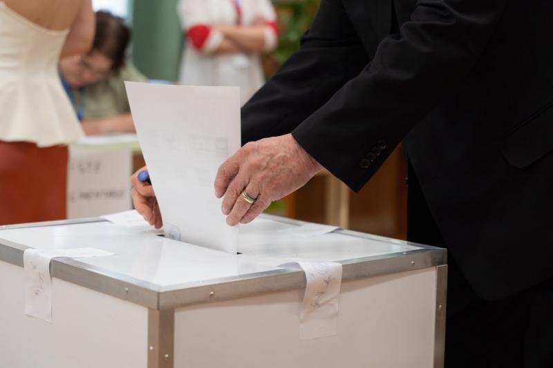 Az EMSZ: Az ország lakossága világosan kifejezte akaratát, elegük van a régi politikai elitből | Krónika Online