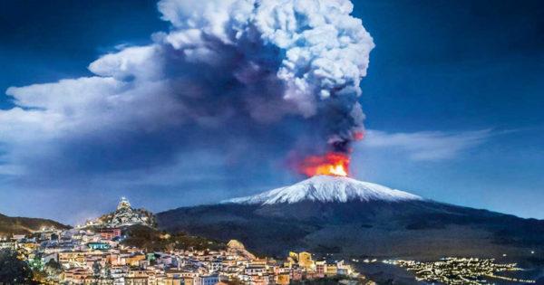 Látványos tűzijáték kísérte az Etna kitörését - Mi vár ránk az időjárásban?