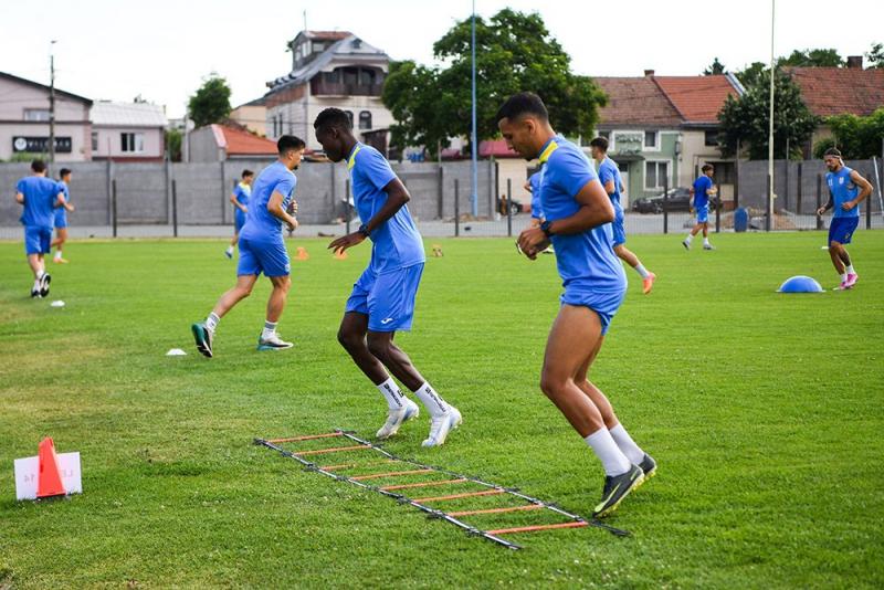 Az Olimpia VSK labdarúgócsapata már megkezdte a felkészülést a Liga 2-es bajnokságra. A csapat célja, hogy erős alapokra építve, dinamikusan lépjen a következő szezonba.
