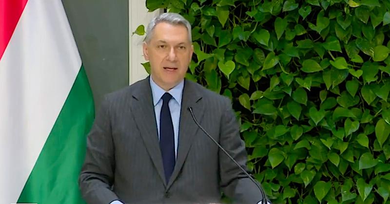Lázár János nyíltan vállalta a felelősséget a MÁV és a viharkárok ügyében, kijelentve: 