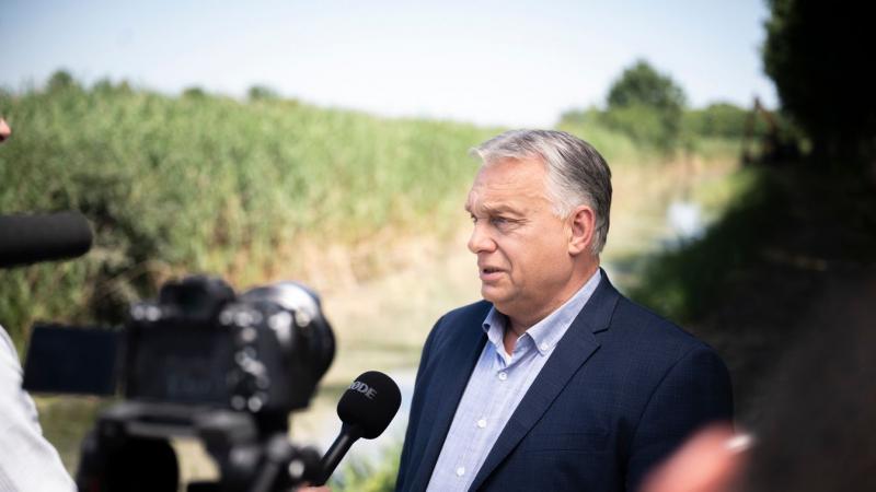 Orbán Viktor üzenete Ukrajnának: Nincs joguk arra, hogy a kényszersorozás keretein belül embereket bántalmazzanak vagy megöljenek!