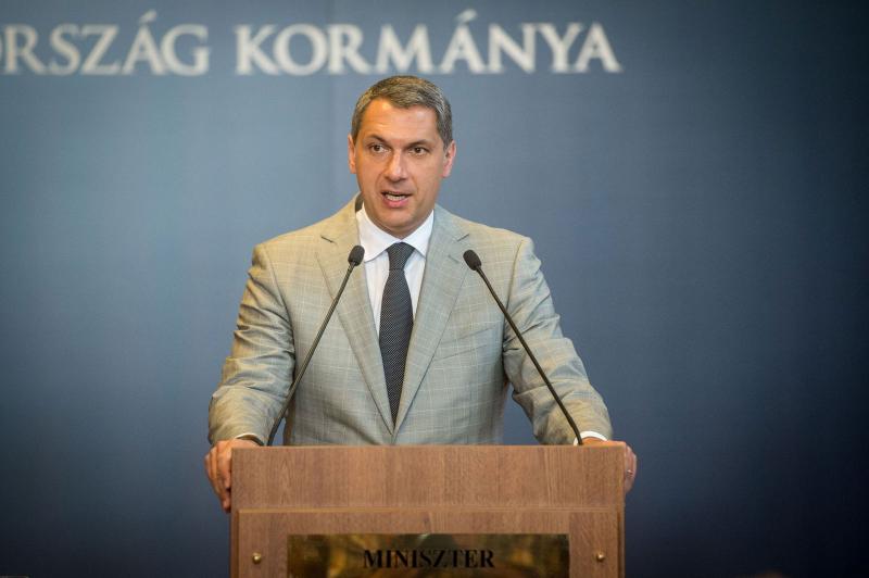 Lázár János határozott lépésre szánta el magát, és frontális támadást indított a Tisza Párt ellen, mivel egy kulcsfontosságú összecsapásra készül.
