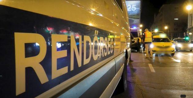 Budapesten egy férfi fegyverrel üldözött egy másikat, amelynek tragikus következménye lett: az üldözöttet halálra gázolta egy autós.