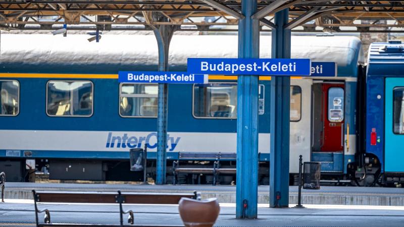 Iskolakezdés előtt állunk, és a MÁV bejelentette, hogy egy héttel az indulás előtt egy hónapra lezárja a Keleti pályaudvart.