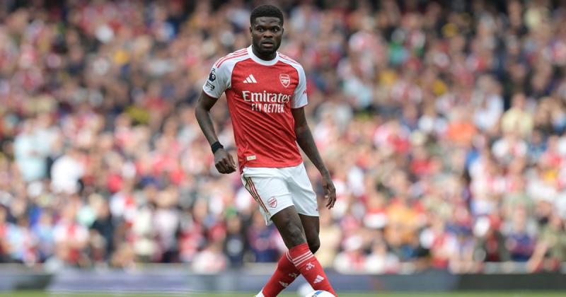Mikel Arteta végre megszólalt Thomas Partey ügyével kapcsolatban, aki nemi erőszakkal vádolt. Az Arsenal menedzsere kifejezte aggodalmát a helyzettel kapcsolatban, és hangsúlyozta, hogy fontos a tisztességes eljárás és a sértettek védelme. A klub elkötele