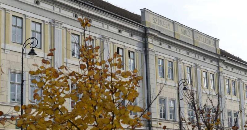 A kollégiumok korszerűsítése 300 millió forintból valósul meg | Demokrata

A közelmúltban bejelentett projekt keretében 300 millió forintot fordítanak a kollégiumi intézmények modernizálására. A cél, hogy a diákok számára komfortosabb és korszerűbb környe