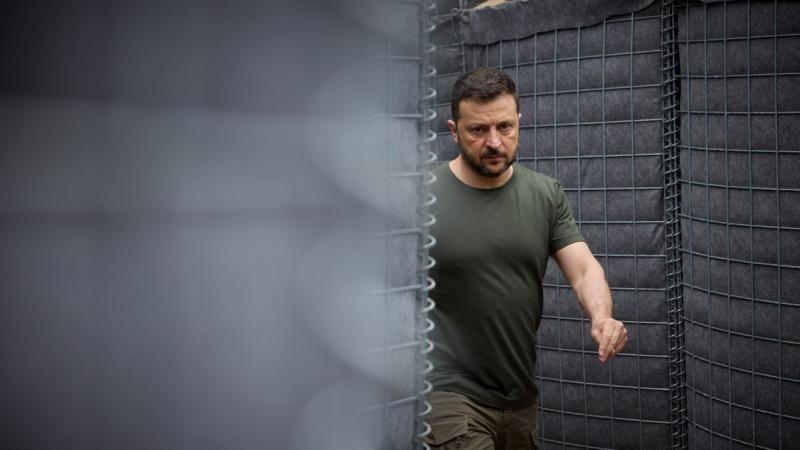 Zelenszkij és belső csapata a pénzüket az Emírségekbe is átirányítja.