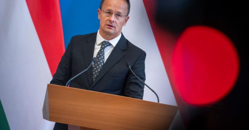 Szijjártó Péter válasza ukrán kollégájának a Facebookon | Demokrata

Szijjártó Péter, a magyar külügyminiszter, nemrégiben reagált ukrán hivatali partnerének megnyilvánulására a közösségi médiában. A diplomáciai diskurzusban szokatlan élénkséggel zajló pá