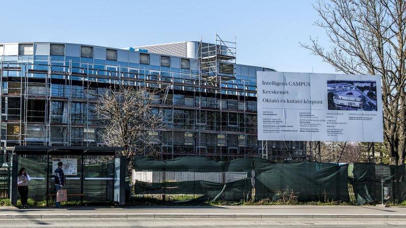 Az MNB alapítványa újra birtokába adja a félbehagyott campus területét a kecskeméti egyetem számára.