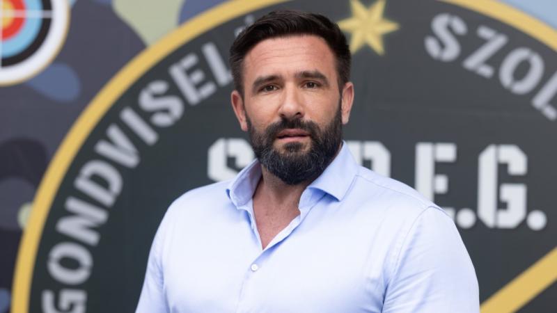 Csórics Balázs, titkos tervekkel a szívében, alig egy esztendő elteltével oltár elé vezette kiválasztottját.